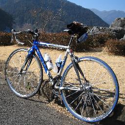 今ハマっているのは自転車です。街ブラはもちろん！チョット遠出サイクリングもします。（片道4時間だってことも…。）でも調子に乗って長期時間走った次の日は、腰とおしりが悲鳴を上げ、一日中身体のあちこちがワナワナしています。（笑）