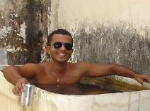 Aqui nois é pobre e a humildade é oque ah ..  2bjs faloow
