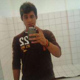Virginiano, ciumento, futuro estudante de engenharia *--*  LINDO TESÃO BONITO E SQN /3  . O resto cabe a você descobrir . (;