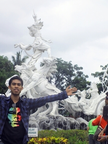 samrudy11's profile picture. 