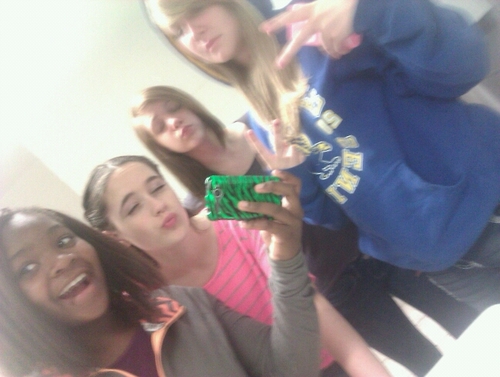 _blackgirlbride's profile picture. I love the black veil brides & Maroon 5 they are my  pride and I love them more than life itself!!/ I'm 15/ athletic/ funny/ text me 716-605-0683