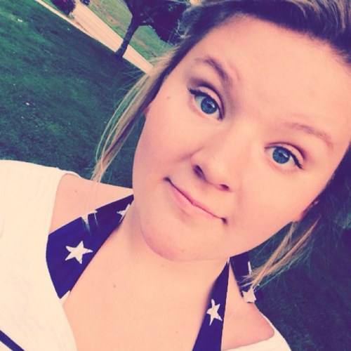 i`m awesome person..... SO you know you wanna click my BUTTON !!!!