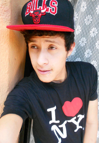Un humilde guapeton♥