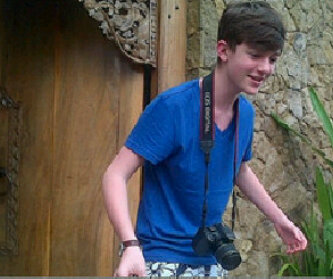 Bio locked!! Just click the follow button and you can get informations about a boy named Greyson♥