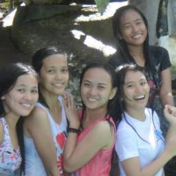 I Love to sing, have amazing friends, always want something interesting but fun :)