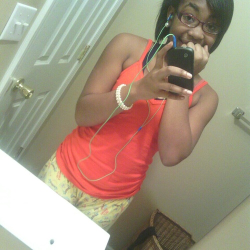 #SOFTBALL  #15 twifey : @MsKimmieHill / my sis @Signdd_Janese , follow her / @BobTheFaggot_ is my sexy ass cousin :) / follow me , i follow back