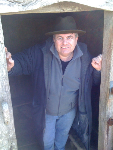 andykingdj1's profile picture. Professional DJ for over 30 years, and creator and owner of DJ Academy Organisation.