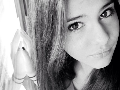 •Cherche Pas Y En A Pas Deux Comme Moi 
 •Not looking there is none like me two