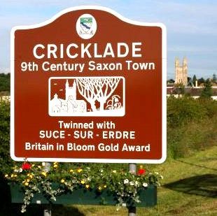 Cricklade is a town on the River Thames in north Wiltshire, midway between Swindon and Cirencester on the A419. 

Population: 4,250 (ish)