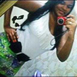 Sincera,extrovertida,amiga,simpatica e etceu sou assim i como qualquer ser humano eu tbm tenhu os meus defeitos ..Eu sou desse jeito ninguem é perfeitoo..