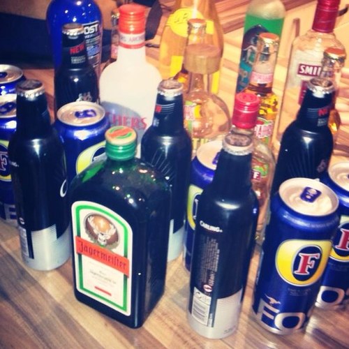 theSJVanLoon's profile picture. Hey, I am Siri, my favourite things are money, beer and long romantic walks to the fridge. x