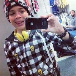 Amoo o Lucas santos e odeio pessoas q falam mal dele e fala q ele nao sabe q eu existo Fiko a dica :)