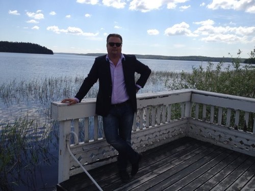 HenrikMagnuson's profile picture. VD BOKABESOK.SE Sveriges bästa Säljare B2B & Marknadsundersökningar Målmedveten Självständig Aktiehandel Positiv Sportbilar Kommunikativ