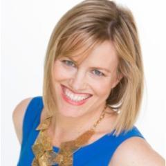 I'm a Private Launch Coach for driven female entrepreneurs. I help women draw in their ideal clients through clear messaging and a  rocking launch plan.