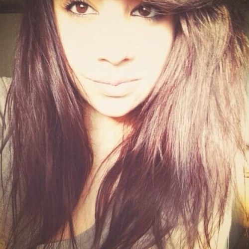 Yvonnette_'s profile picture. La vie est une pute , comme ta mère.