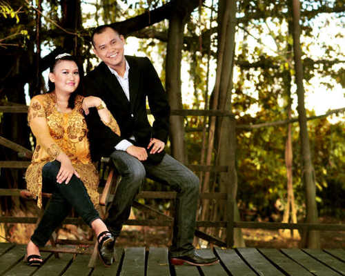 Mata bisa melihat dengan jelas, namun hanya hati yang bisa melihat dengan jujur. @Gal_Pras