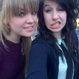 rosiemorton28's profile picture. I live on the isle of wight cute right im a daydreamer, who takes life at it come!