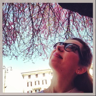 ozgeeminogluay's profile picture. 