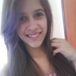 Menina boba que só sabe amar ;***   Irmã do ♥ @RaphaEspego,a amiga da @NicollyCarita