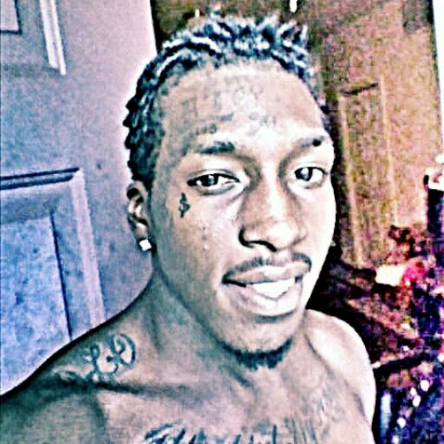 Jay_Gottagetit's profile picture. #FamilyFirst
#TeamFACETATTS
#PurseFirstAssLast
#GottaGetIt
#TeamFollowBac
R.i.P 022608 IMissYou!