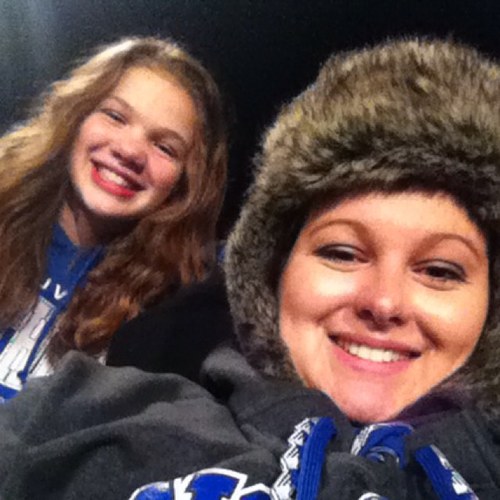 hi im julia i love one direction my life is family and basketball :)