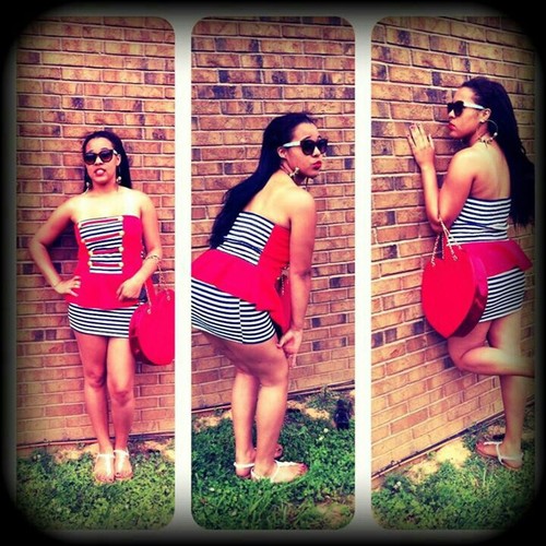 : just a Teenager doin better thenn these grown Women(:
# Catchn the Money Train . UNDERSTAND ME ?? .