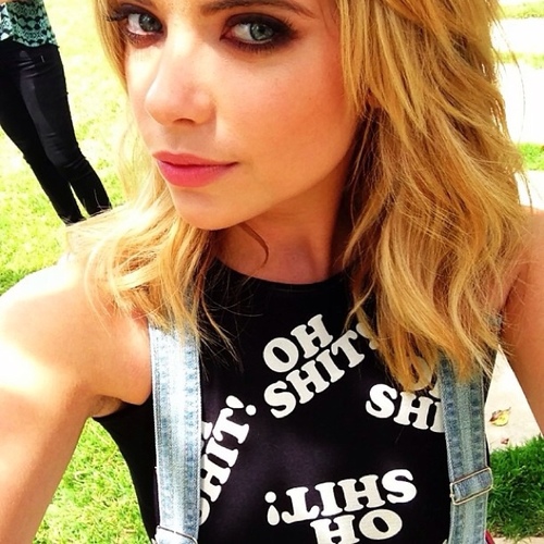 AshBenzoDFRP's profile picture. Ashley Victoria Benson; 22; ♡ It's you, 5.23.12
♡ “Don't be like the rest of them, darling x” ♡