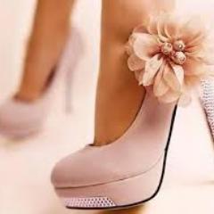 Você que é estilosa e, curti sapatos,acessórios e bolsas de qualidade,então você está no lugar certo. Aproveite nossos descontos e varias formas de pagamentos.