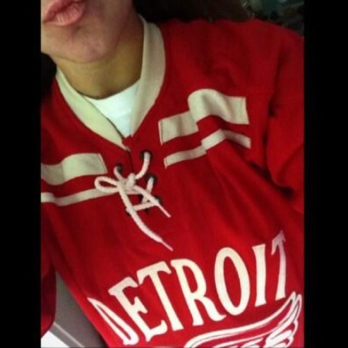 Livin and lovin the hockey lifestyle, player only on the pond. What would I do without my brothers? #DetroitPride