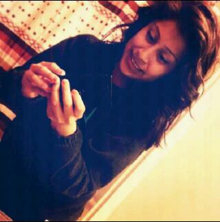 ilovepandas421's profile picture. How do you look at someone you love , and tell your self it's time to walk away ?