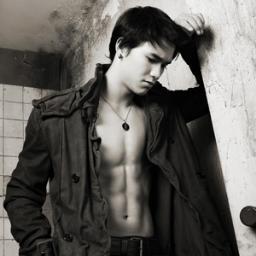 name Seth brother to @Wolf_Leah  and close to the Cullens #imprinted on @AdorableAllyson #Dotfamily
http://t.co/ET22ylDqT1