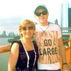 Hey I'm Maura :D
