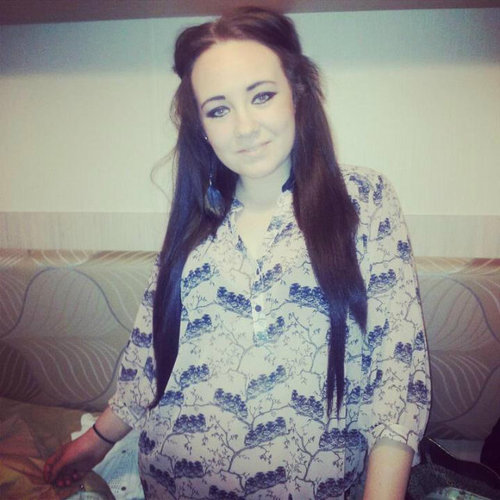 Follow me , ill follow back :) BBM - 2A391037