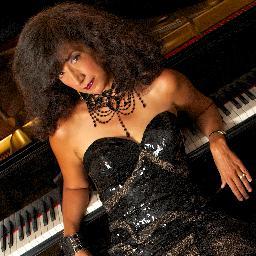 Lisa Downing is a 3x Emmy® Award winner, solo piano composer, international concert performer and recording artist. Lisa prefers Yamaha pianos.