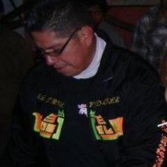 Soy un poco complicado ya te me gusta invertigar y observar mucho y me gusta de todo desde la politica, karate, cisclismo, bailar poner musica etc