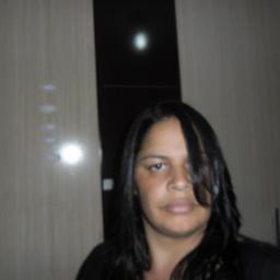 eu sou morena solteira adoro bichos trabalho sou muito feliz
e amo a vida e minha familia