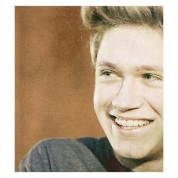 FOLLOW BACK @BANDCRAIC INSTEAD. THANK YOU. ILY.