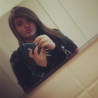 Hey im Becca ! 13 ;* Newfie:)! I love snowboarding and xbox(: follow me ? I always follow back:)