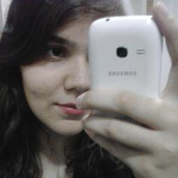 Palmeirense, 18 anos, chata, irritante, ignorante as vezes, insuportável... eu não sei lidar comigo mesma, amo animais e amo a banda FRESNO. (: