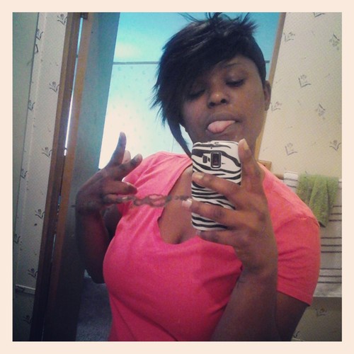 IM A CRITICAL THINKER, A HELL OF A SMOKER, & A 
BIT OF A DRINKER!!! ;) 
#TeamTatts &Peircings
#TeamFollowBack
#TeamNOKIDS#TeamLeo