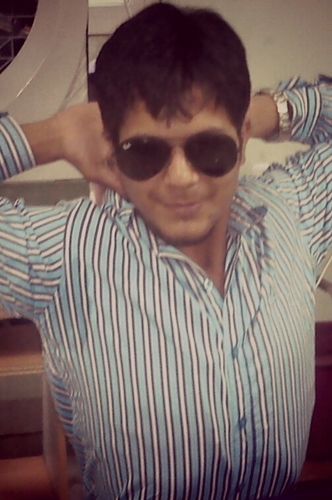 Musician, composer, Dj.. music lover... akkythakkar@gmail.com follow me on fb like my page akkey singh exclusive..