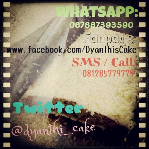 #BananaCake dengan lapisan blueberry & toping keju, disukai anak dan dewasa. Untuk pemesanan sila hubungi 081285779779 / whatsapp 087887393590