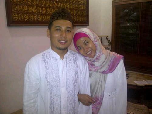 @jettolife's wife. Moslem. Soe & Su photography. Qindo WO.Big sister. Family is my everything,specialy my mumum.