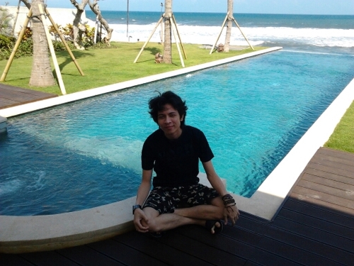 odyparera's profile picture. Pianist - singer