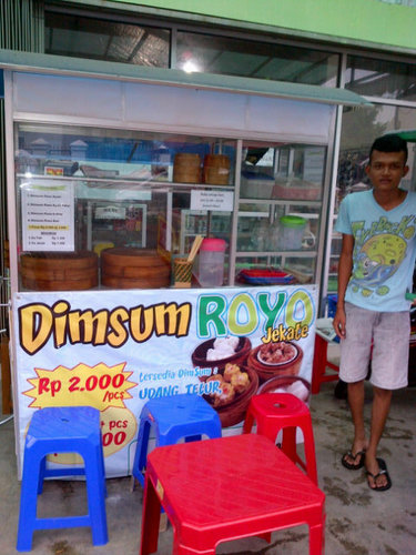 Dimsum rasa resto, harga Kaki Lima. Rasa Ayam, Ayam telur,Udang,Ikan.Menerima pesanan/hp 0815 796 4477