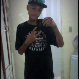 - Aprendi a sorrir porque chorar já nasci sabendo ♪