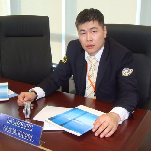 Ховдог хүн хон хэрээтэй адил Хэрүүлч хүн өмхий хүрэнтэй адил Ховч хүн хоёр хөлт могой адил Ховын үг хоёр үзүүрт зүү адил