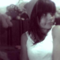 Olá ♥', Eu sou Aline (Yo Kanji).18 Anos. Capricorniana. Bissexual. Solteira. Amo A Banda Paramore ♥', 
http://t.co/nIyfjX7i9p'♥,