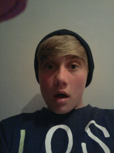 Tom_englefield's profile picture. Follow me and I follow back