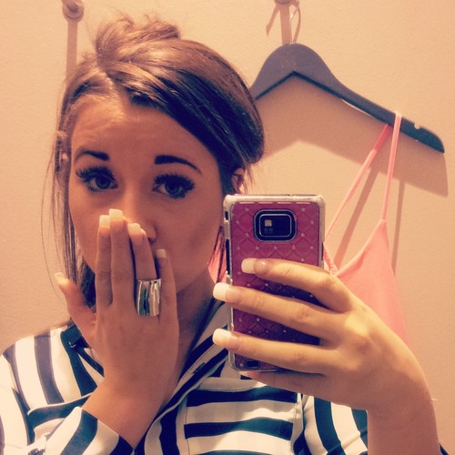 JencareyJen's profile picture. 